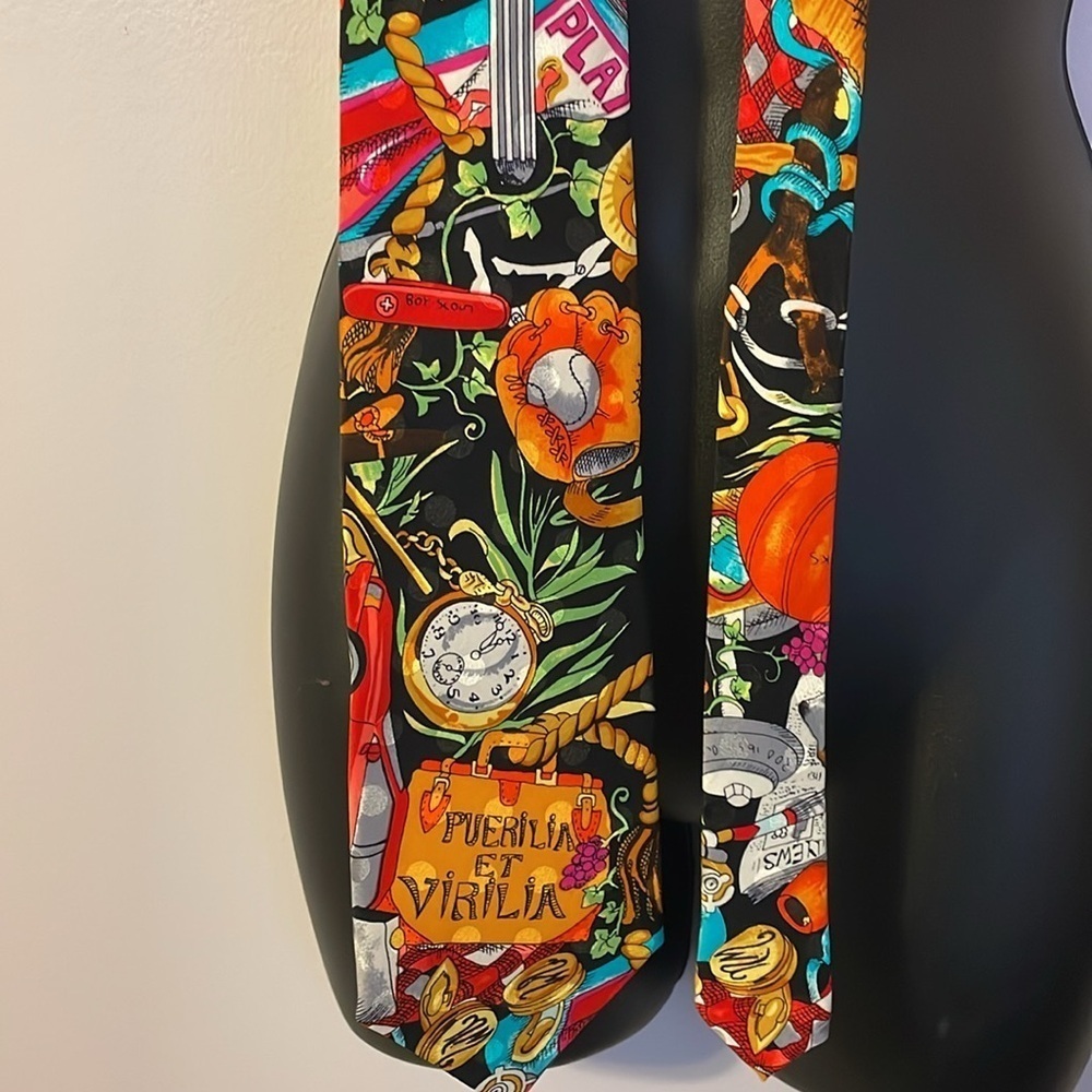 Nicole Miller Vintage 1990 Puerilia et Virilia Silk Hand Sewn Necktie Tie